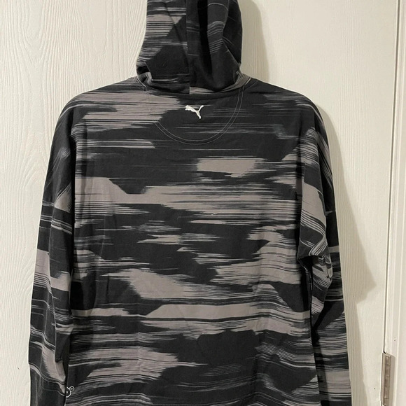 💰Puma camo print long sleeve shirt with hood size medium - Picture 2 of 3